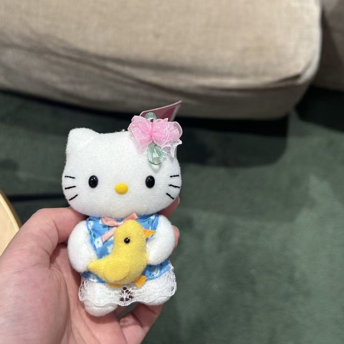 ハローキティ ハグダック 花柄ドレス ピンクの帽子 ぬいぐる - Good Floral & Wedding Decor Supply Photos のレビューと価格