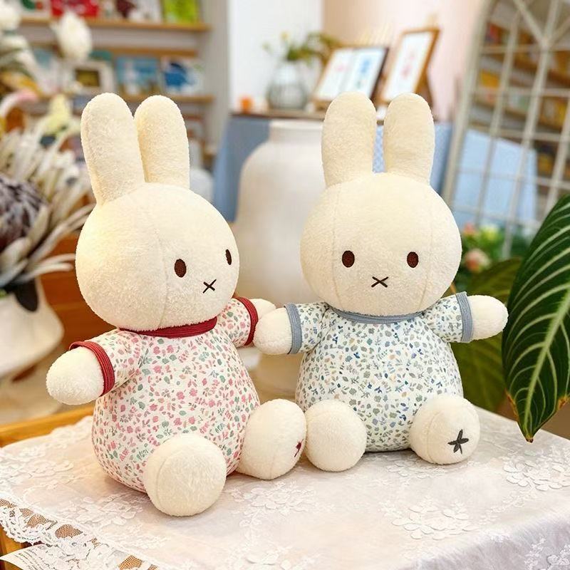 30 センチメートルかわいいミッフィーウサギ花柄ぬいぐるみ人 - Good Floral & Wedding Decor Supply Photos のレビューと価格